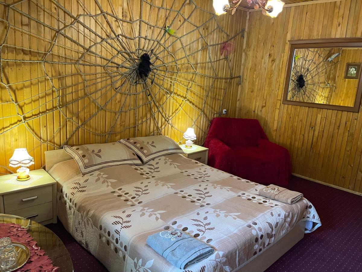 Grunok (Adults Only) Hotell Pilipets Exteriör bild